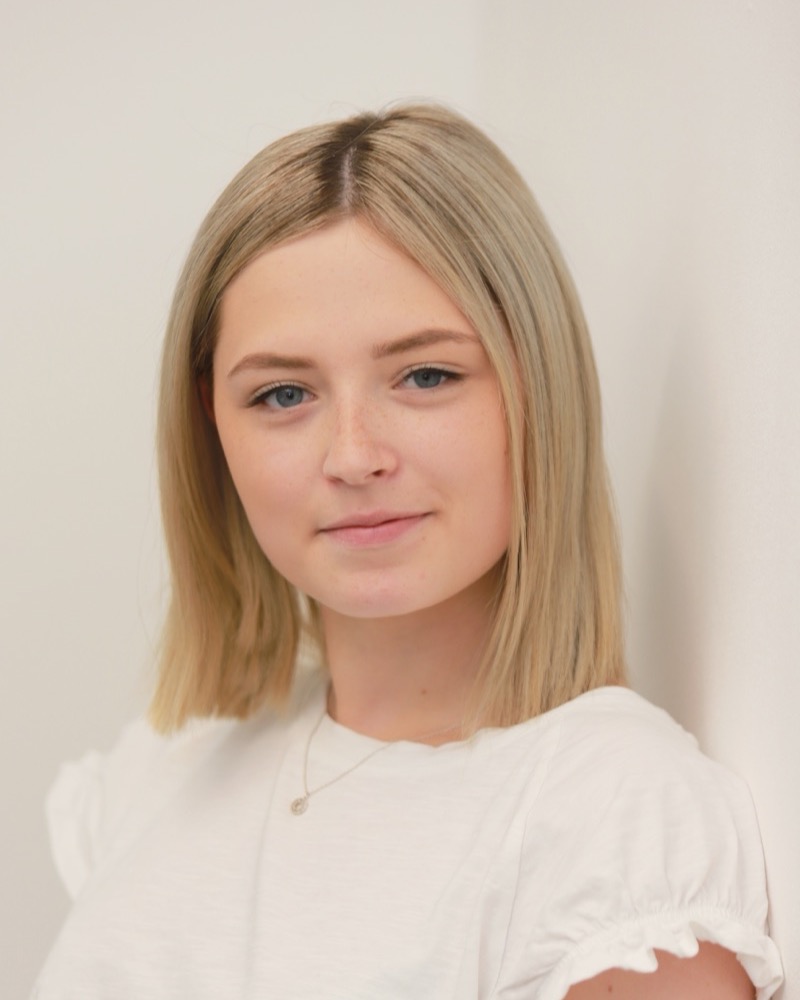 Chiara, Zahnmedizinische Fachangestellte & Prophylaxeassistentin in der Zahnzeit Hallstadt